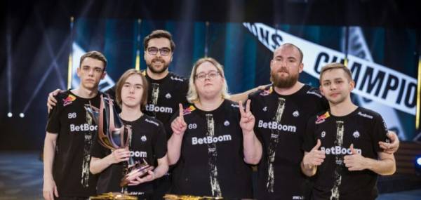 Read more about the article Team Spirit выиграла PGL Astana 2025 по Counter-Strike 2